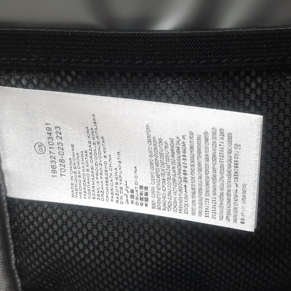 Largo Nike Signature Swoosh Logo All In Lunchbox - Picture 7 of 8